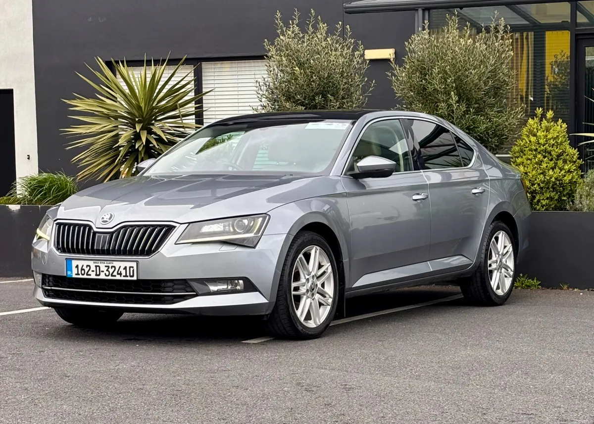 2016 Skoda Superb *SUNROOF*LEATHER INTERIOR * - Image 3