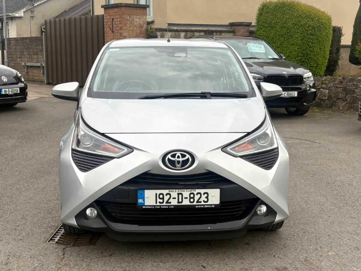 Toyota Aygo 1.0 X-play 4DR - Image 2