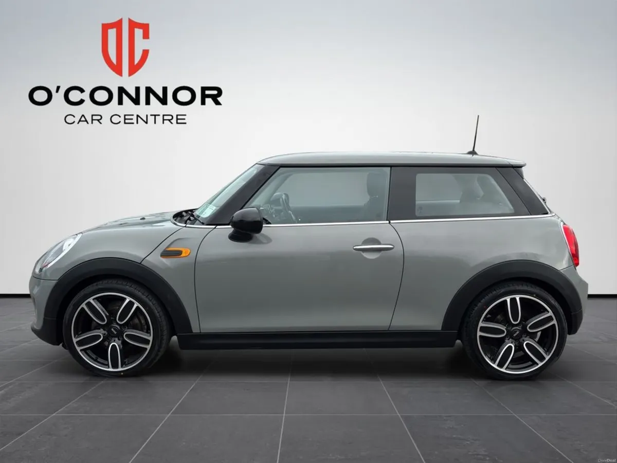 Mini Cooper Drives like a go-kart… looks like it b - Image 4