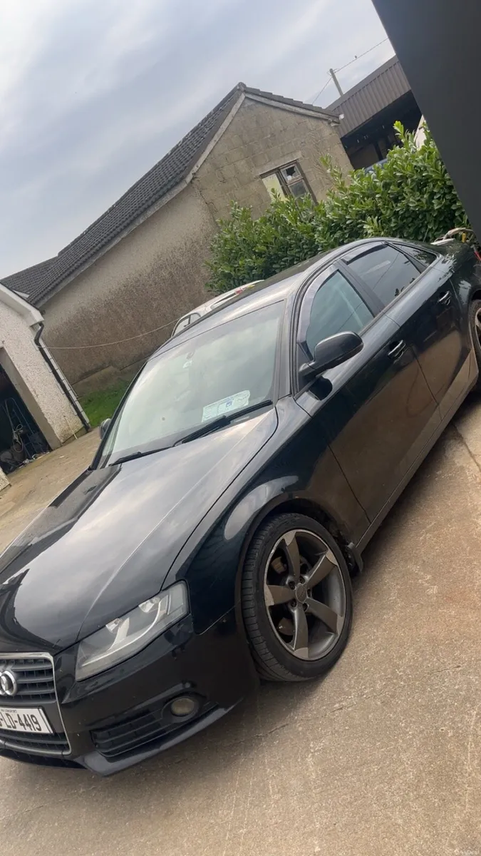 Audi A4 2010 - Image 2