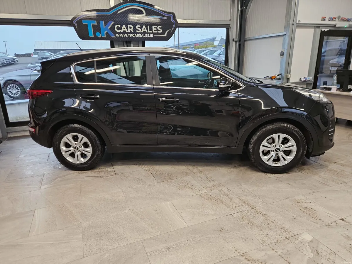 17 KIA SPORTAGE LX - Image 3