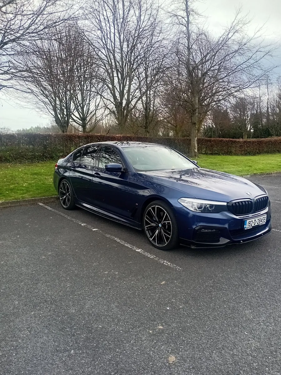 BMW 530E 2019 M-Sport with starlights - Image 1