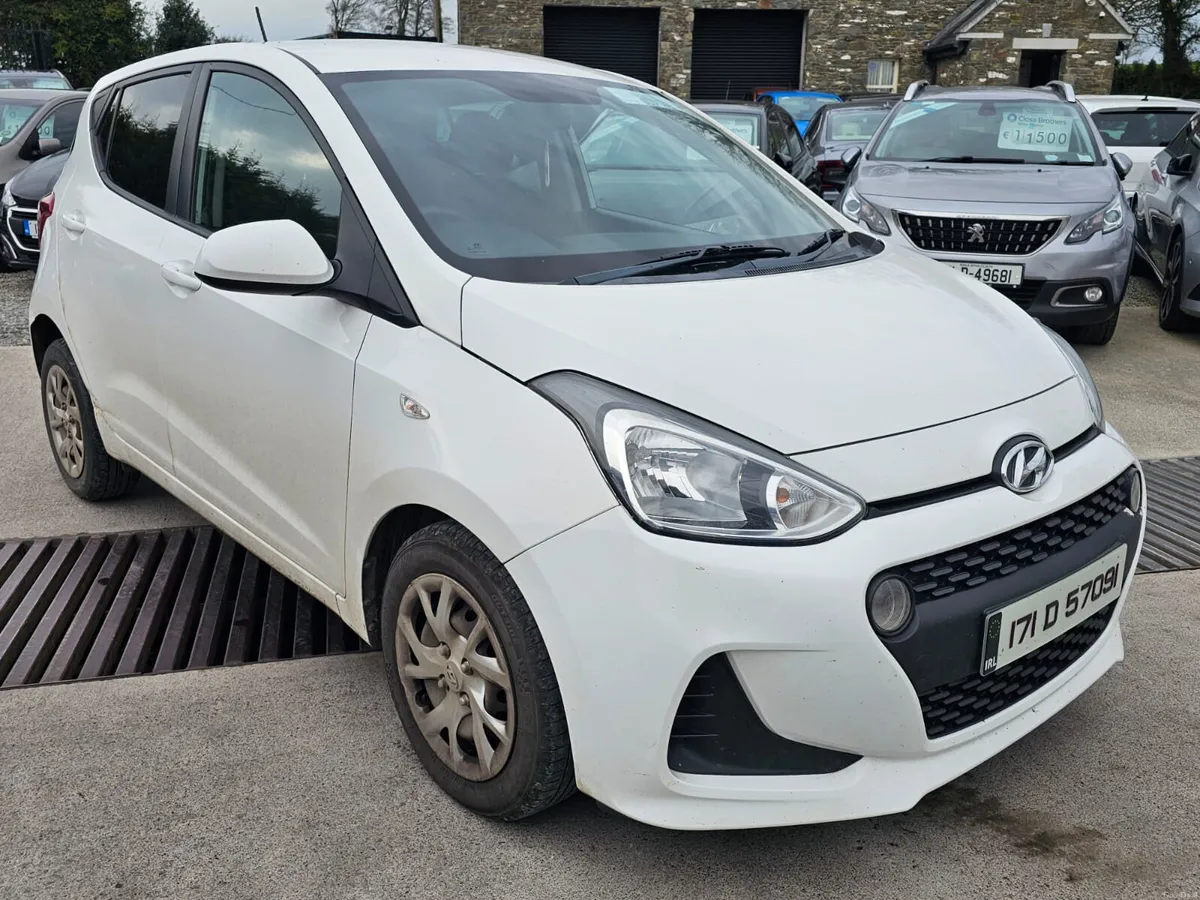 €5990 Hyundai i10 2017 absolute bargain €5999 - Image 1