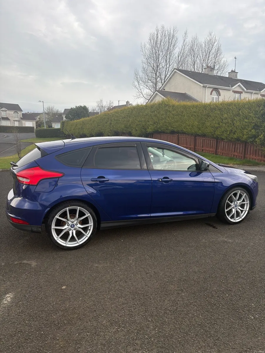 Ford Focus Style 1.5 tdci 120ps - Image 2