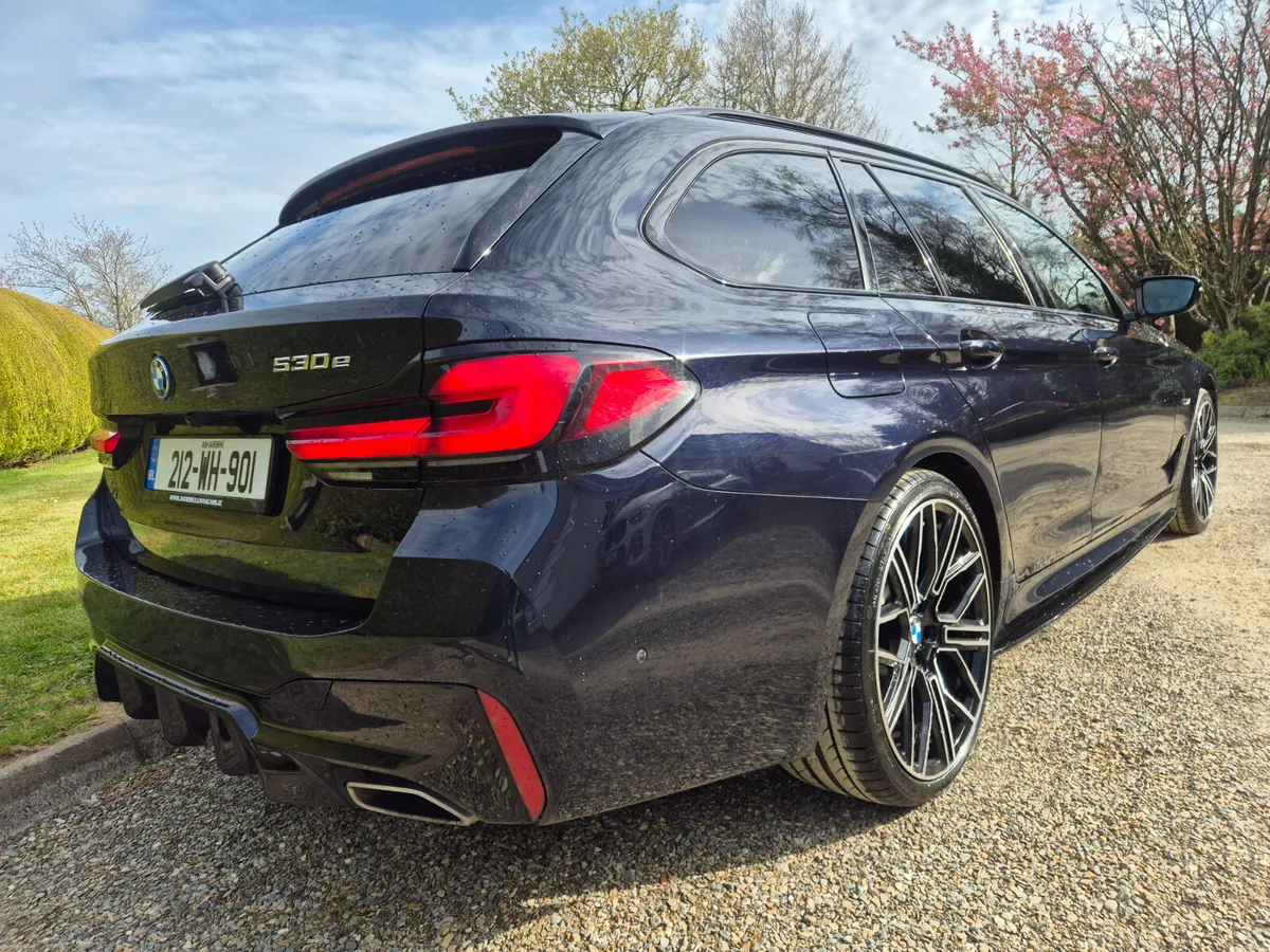 212'BMW 530E M-SPORT TOURING - Image 3