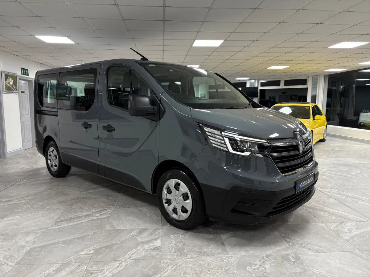 2023 Renault Trafic Business 9 Seater Automatic - Image 3