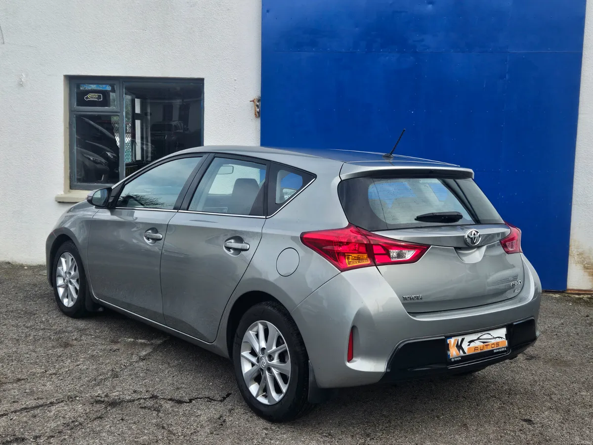 Toyota Auris 2013 - Image 4