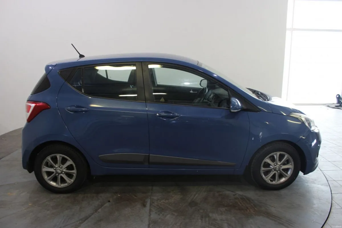 Hyundai i10 1.0 Delux - TENDER 18 - ENGINE LIGHT O - Image 4