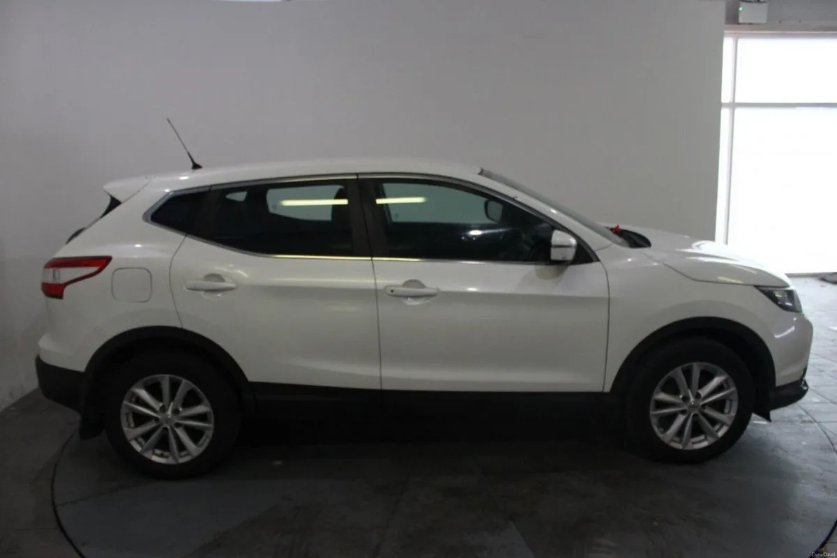 Nissan Qashqai 1.5 DSL SV - TENDER 16 - Image 3