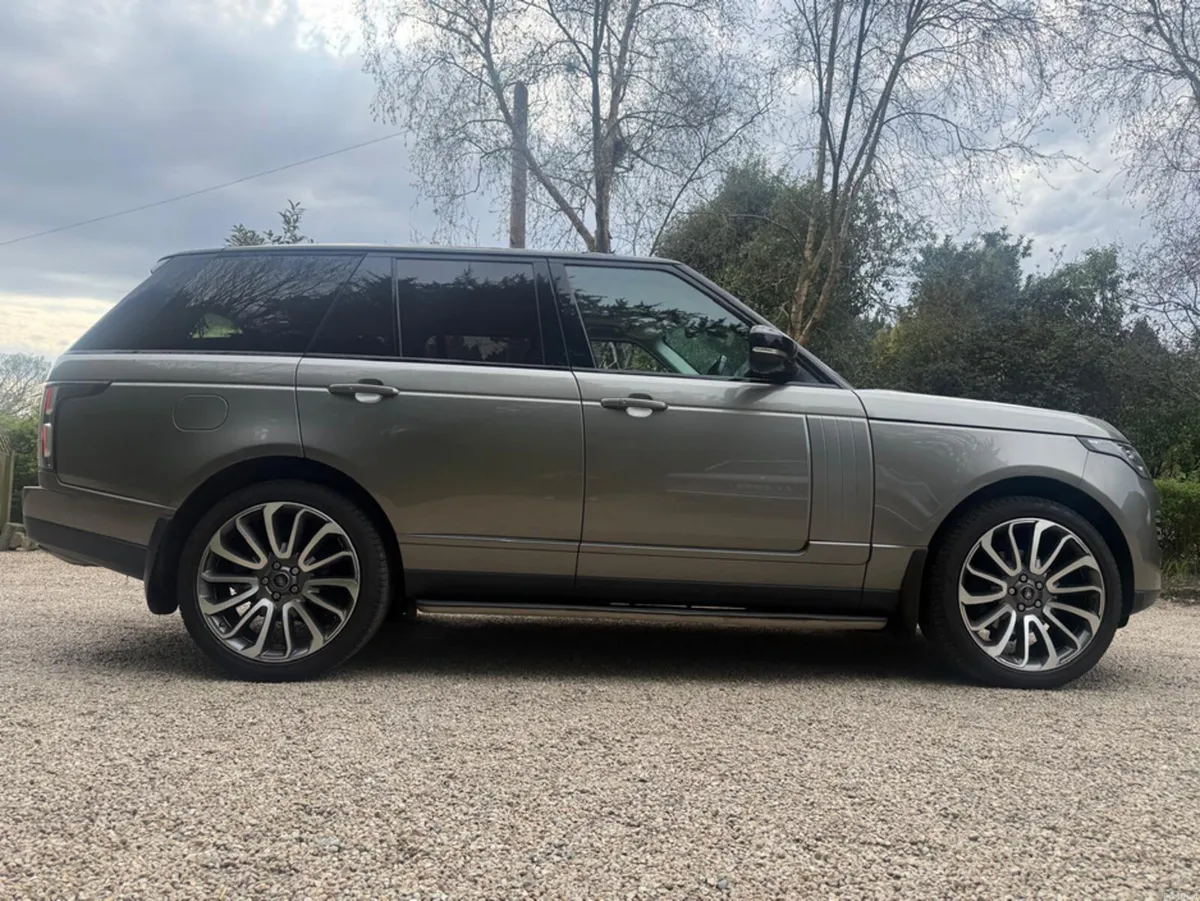 Land Rover Range Rover 3.0 TDV6 VOGUE - Image 2