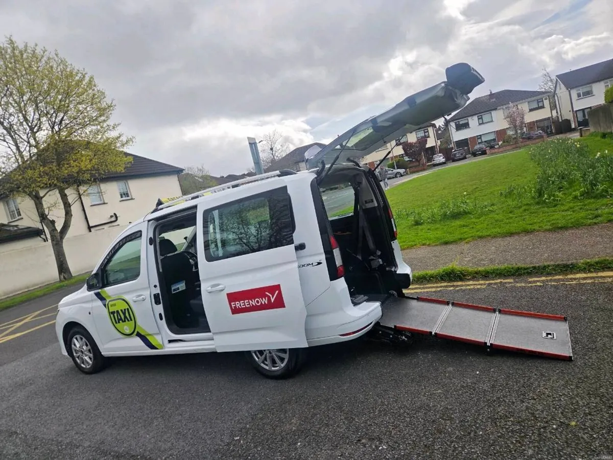 🚕FORD TOURNEO- AUTO- TAXI- IMMACULATE- 40,000E🚕 - Image 1