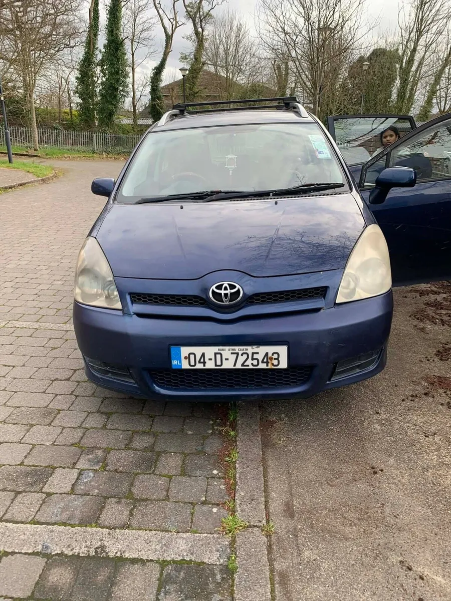 Toyota Corolla blue 2004 7 seater - Image 1