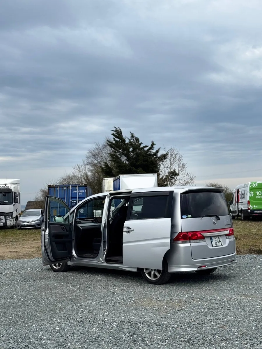 Honda Stepwagon 2007 only today €1600 cash - Image 2