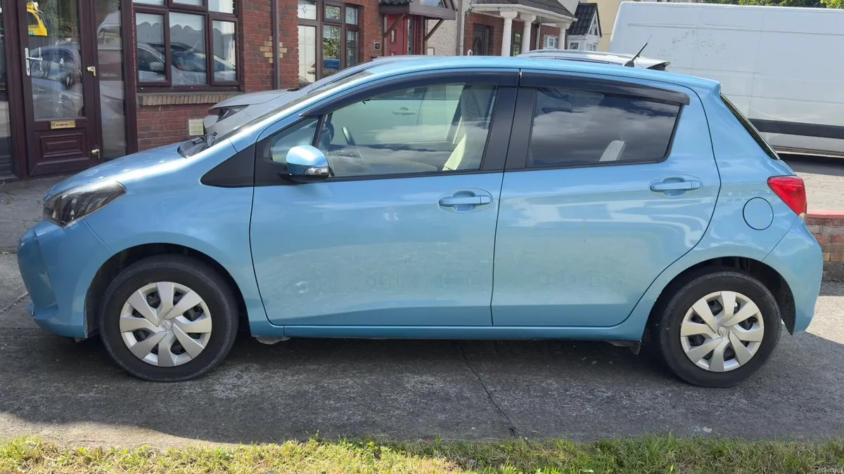 Toyota Vitz Automatic 2016 - Image 3
