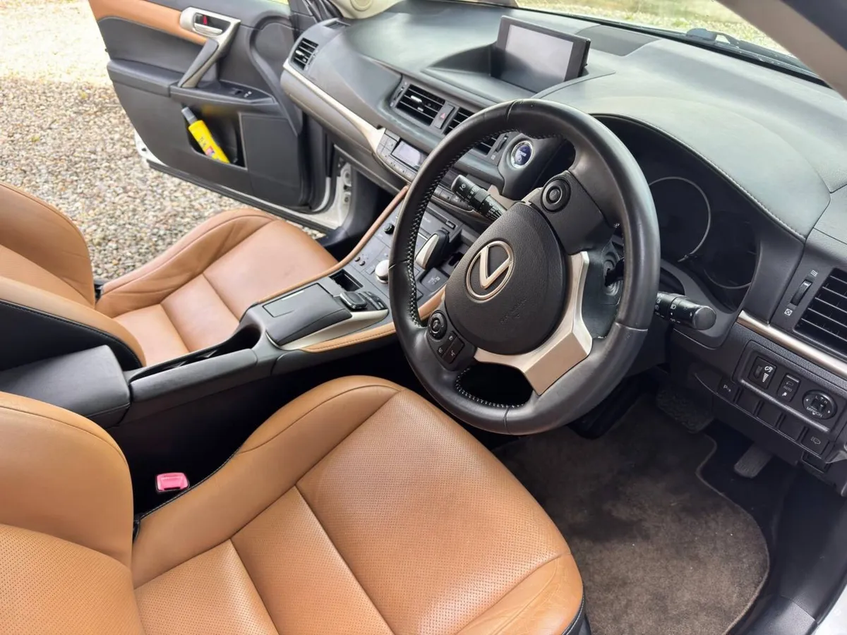 Lexus CT 2015 - Image 4