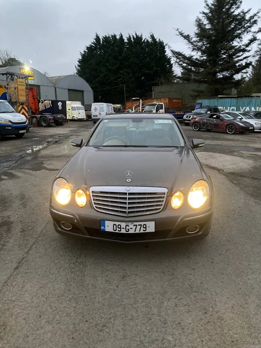Mercedes Benz e220 - Image 2