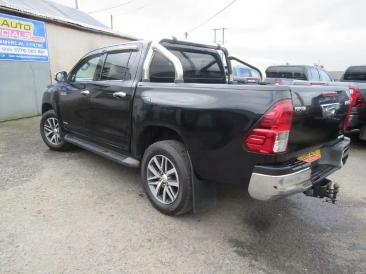 2.4 D-4D Invincible Pickup Double Cab 4dr Diesel M - Image 2
