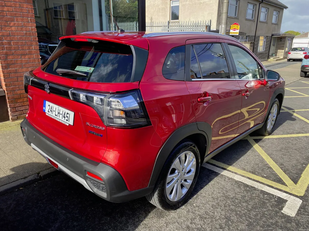 Suzuki S-Cross 2024 1.5 Full HYBRID Motion - Image 4