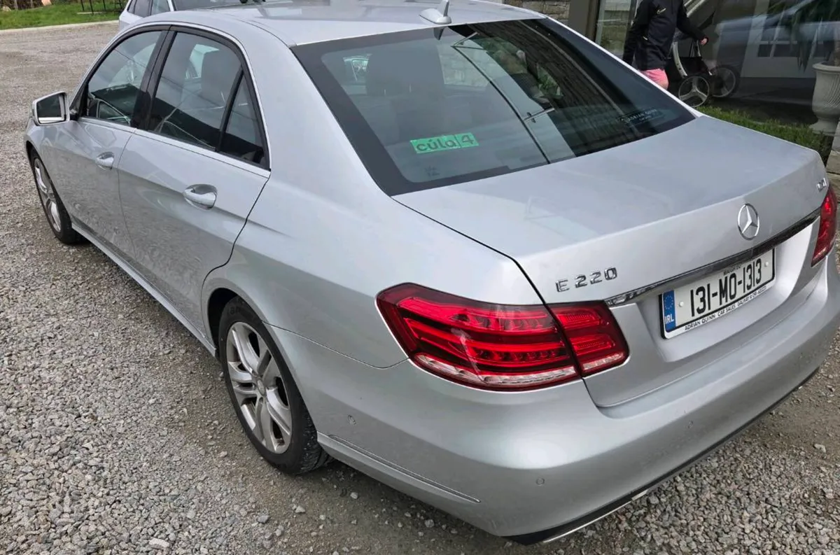 2013 Mercedes-Benz E-Class E220 - Image 4