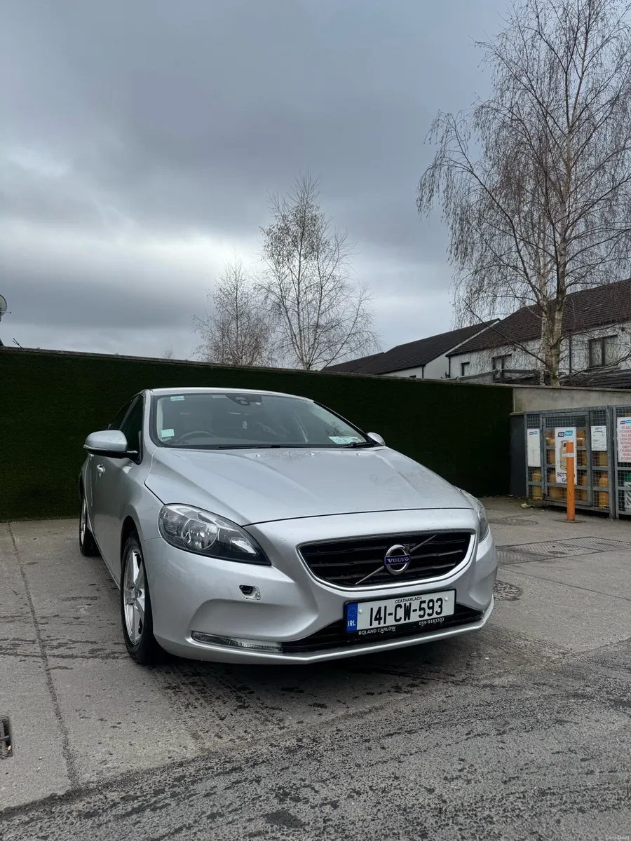 Volvo v40 1.6 diesel €4199 - Image 1