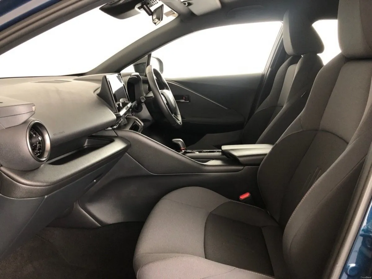 Toyota C-HR C-HR Sport - Image 6