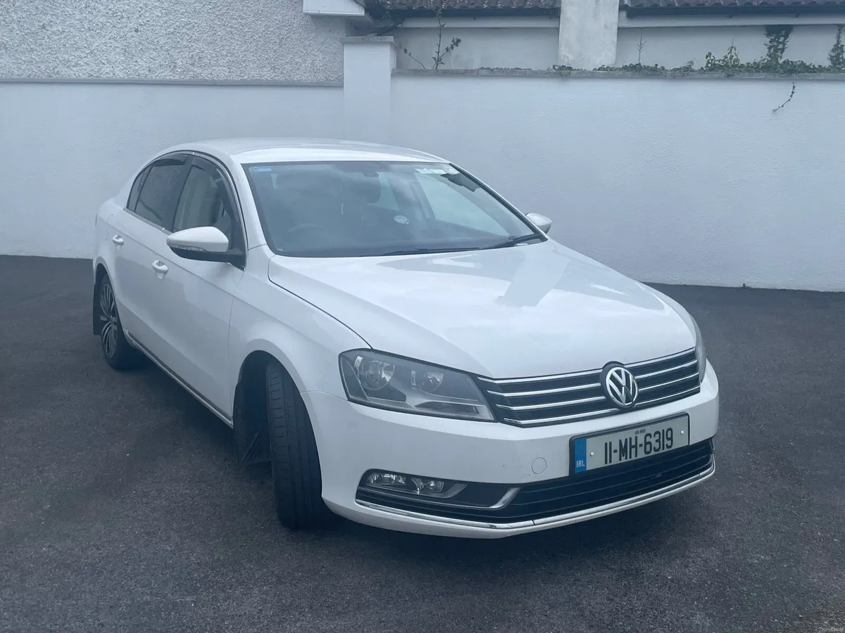 Volkswagen Passat 2011 - Image 1