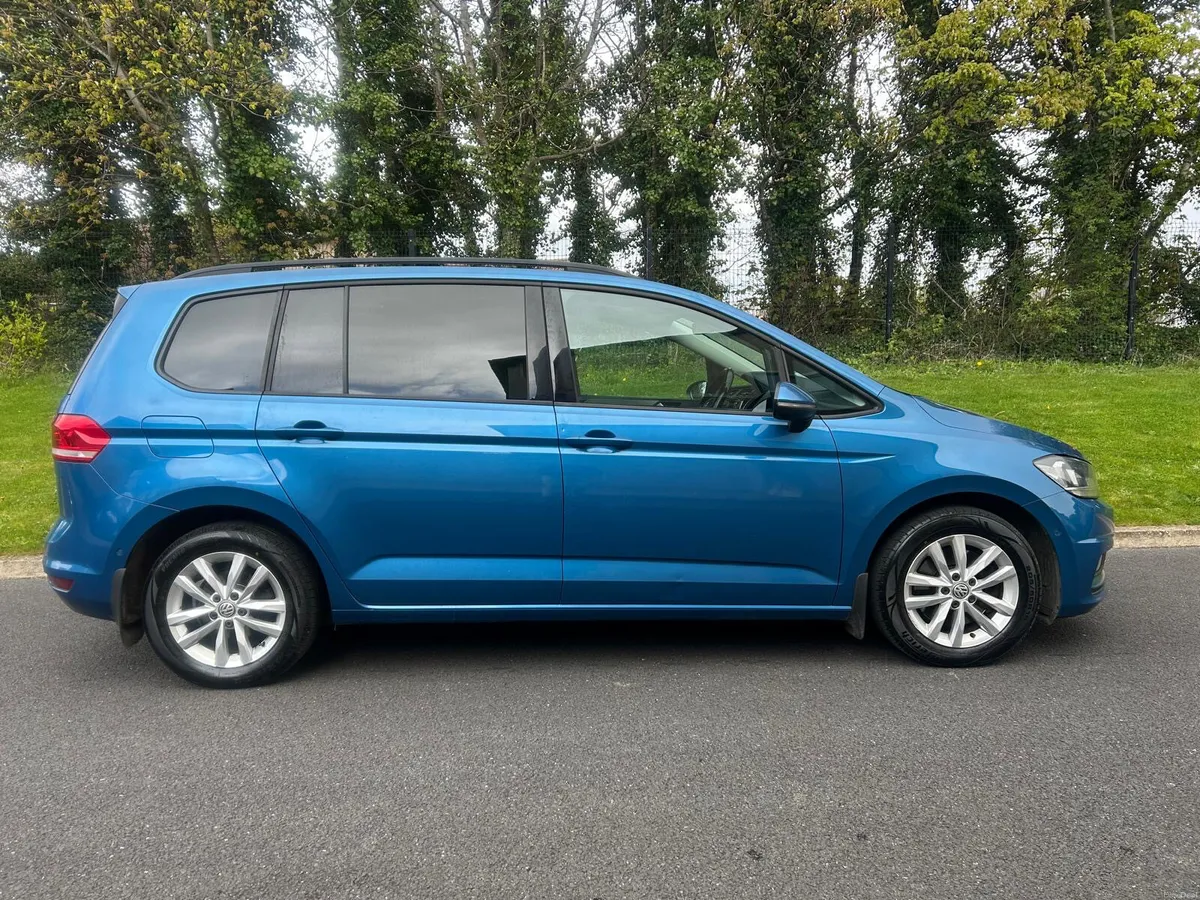 Volkswagen Touran 2017 (04/27,TAX09/26) - Image 4