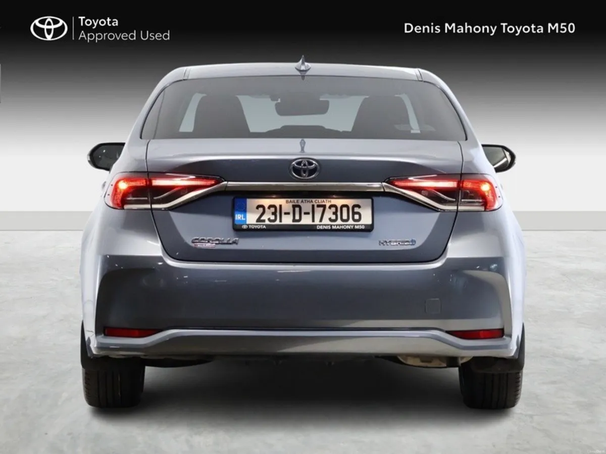 Toyota Corolla Luna Sport Saloon Hybrid - Image 4