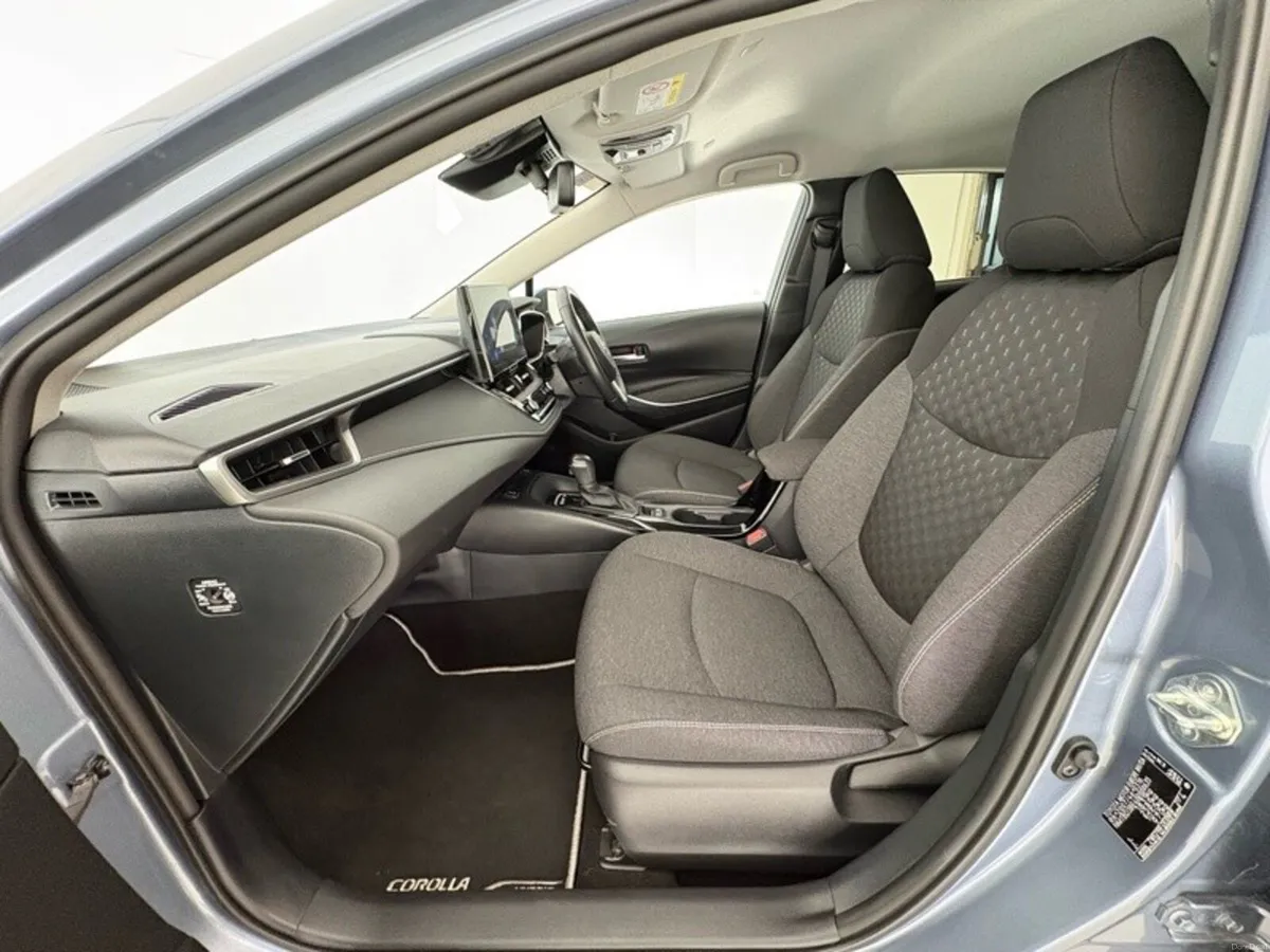 Toyota Corolla Luna Sport Saloon Hybrid - Image 6