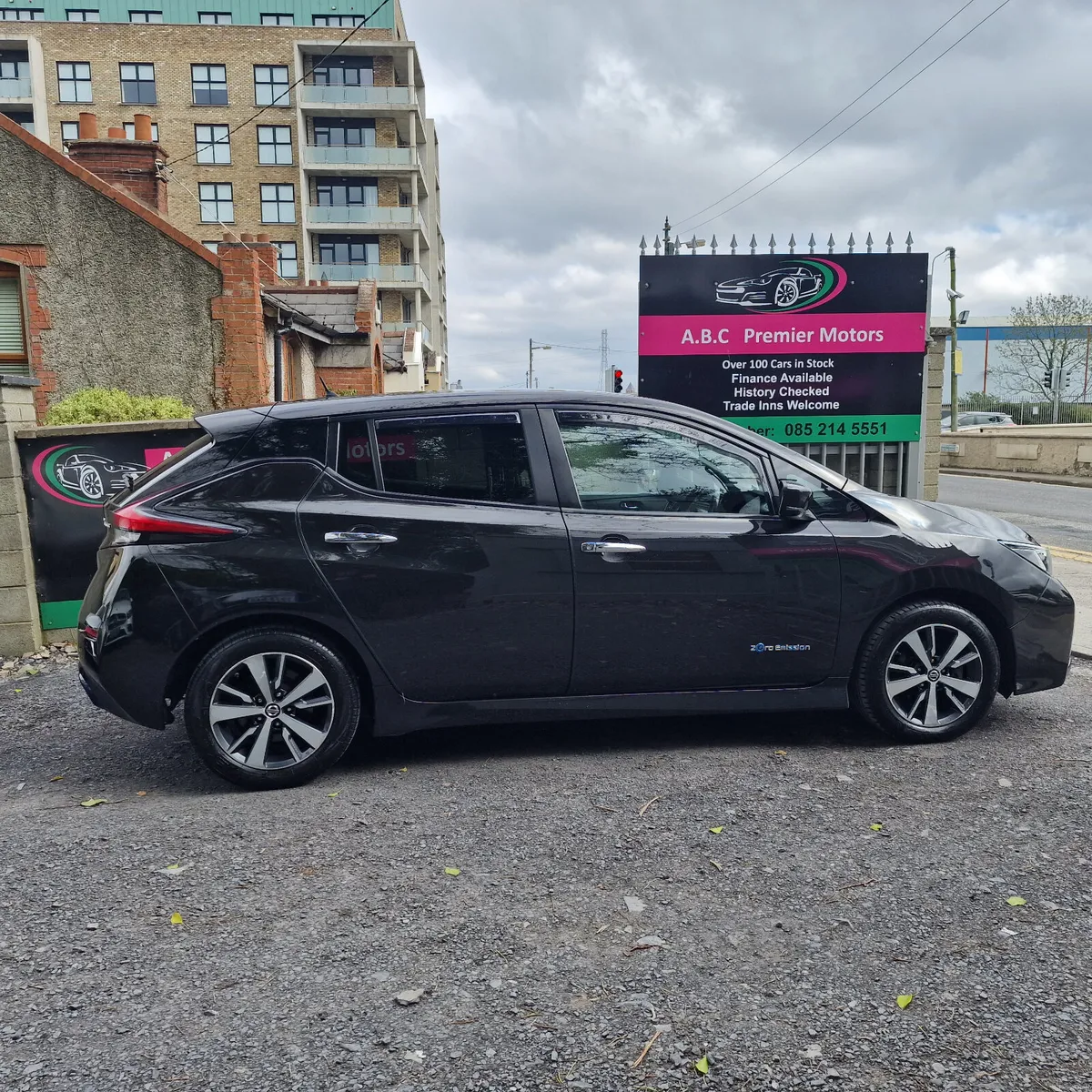 Nissan Leaf 2018 Automatic - Image 2