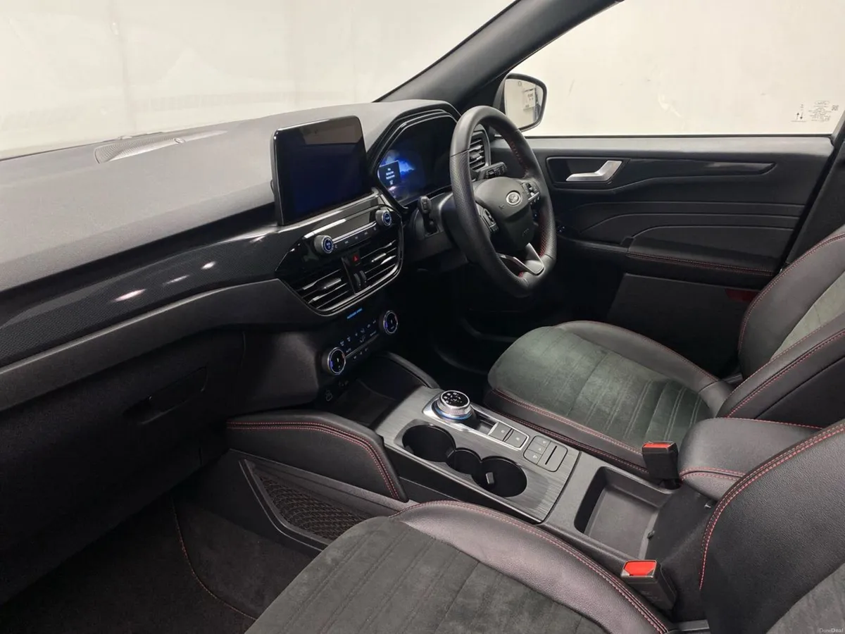 Ford Kuga 2.5 Duratec 225PS PHEV ST-Line X Auto - Image 3