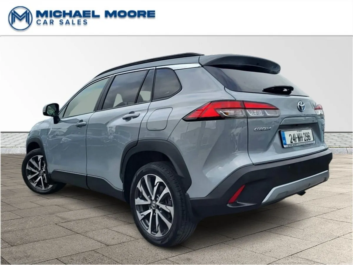 Toyota Corolla Cross 1.8 Petrol-Hybrid Luna Sport - Image 3