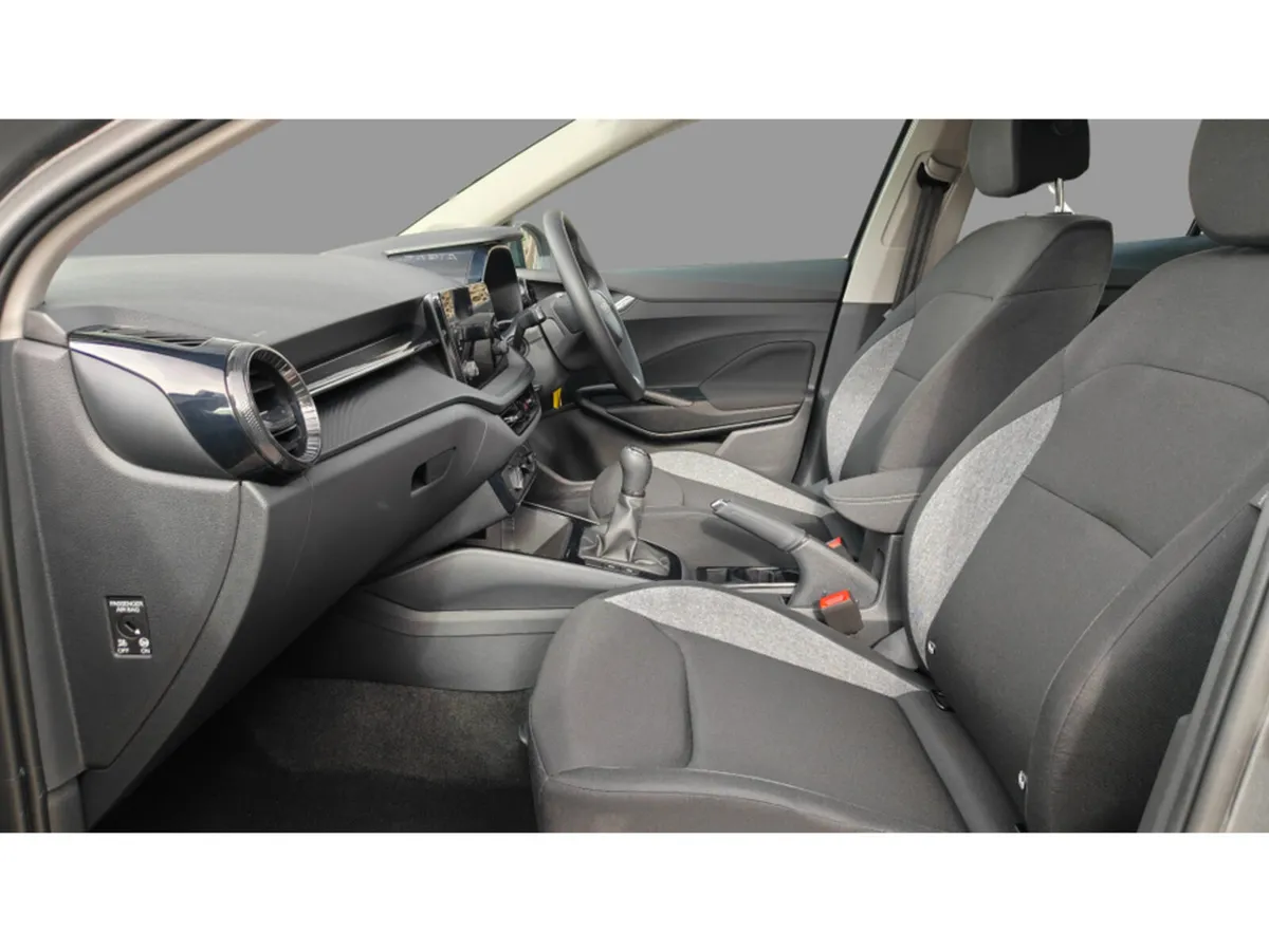 Skoda Fabia ESSENCE 1.0 MPI 80 BHP- DELIVERY KM- A - Image 3