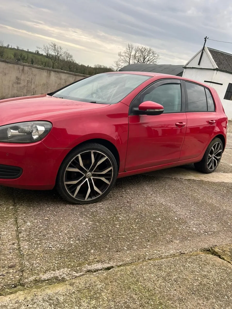 Volkswagen Golf 2011 - Image 2
