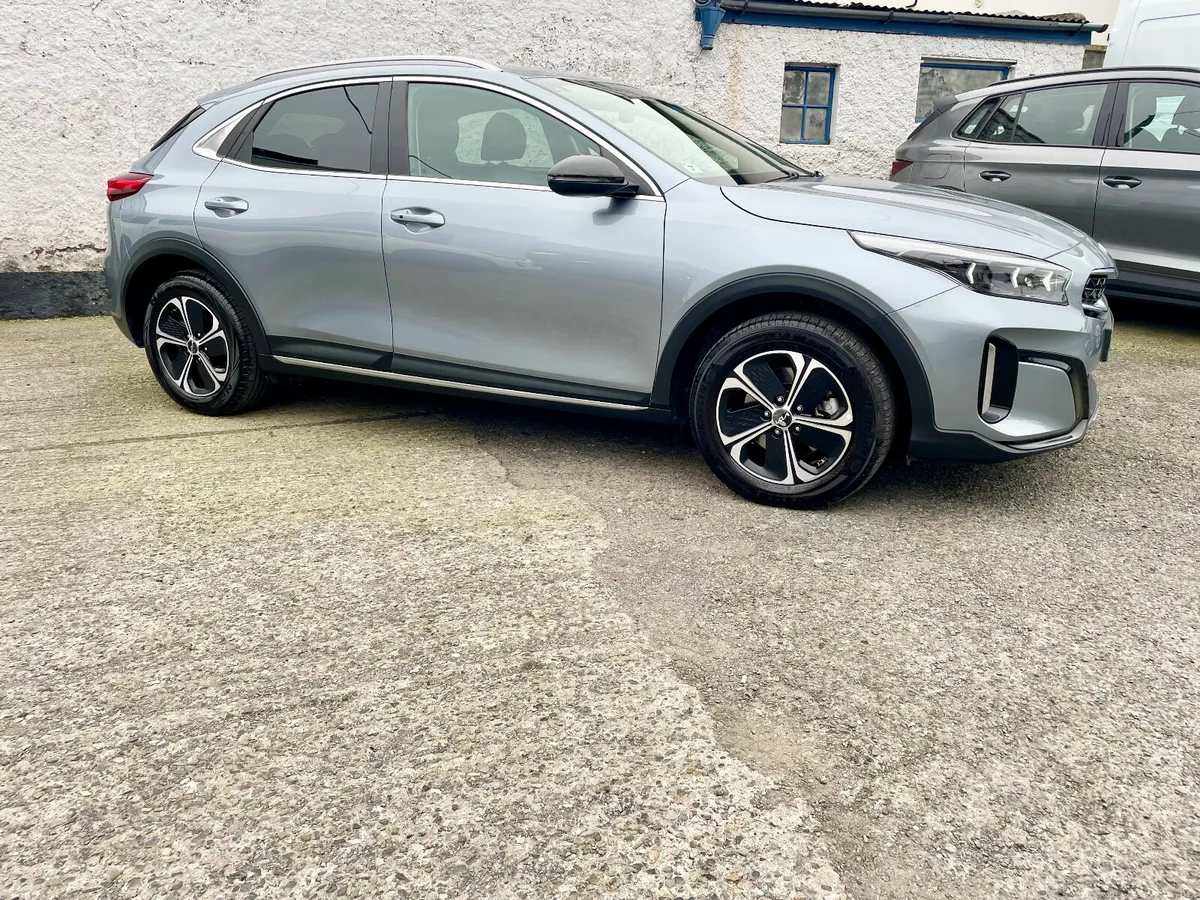 Kia XCeed 1.6 GDI Petrol Plug-In Hybrid Auto,2024 - Image 2
