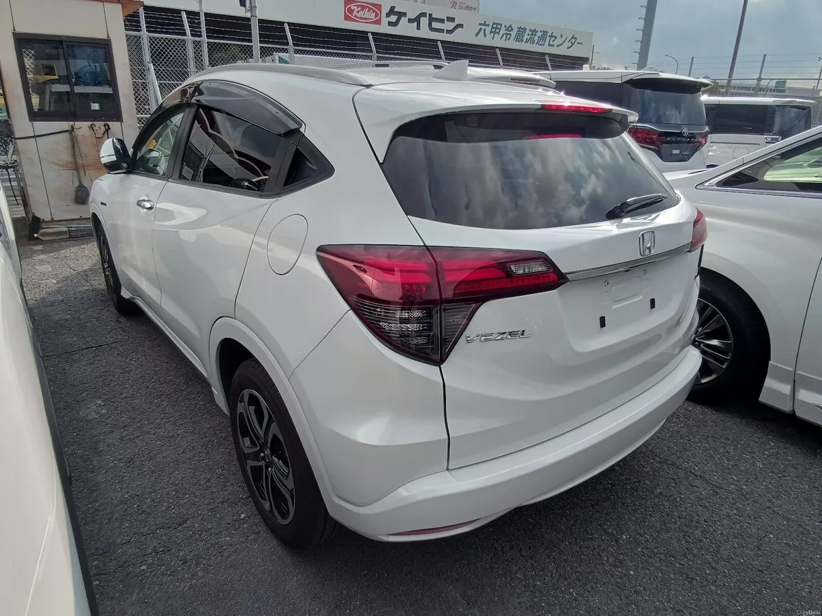 2018 Honda Vezel Hybrid Automatic - Image 4