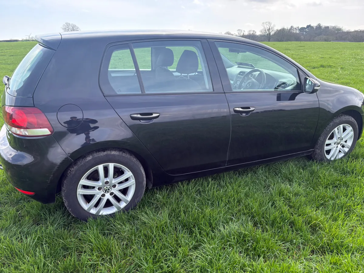 Volkswagen Golf Automatic - Image 2