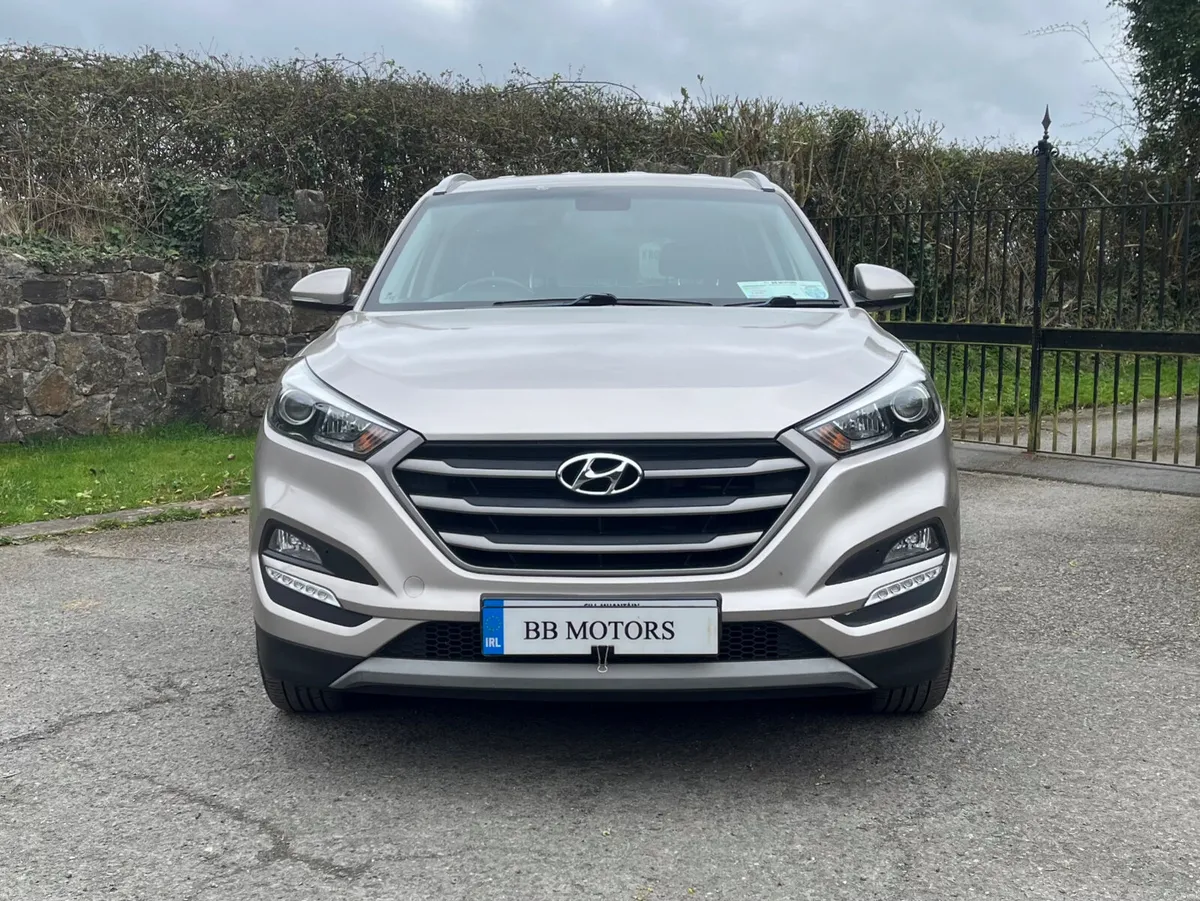 Hyundai Tucson 1.7 D Executive SE - Image 6