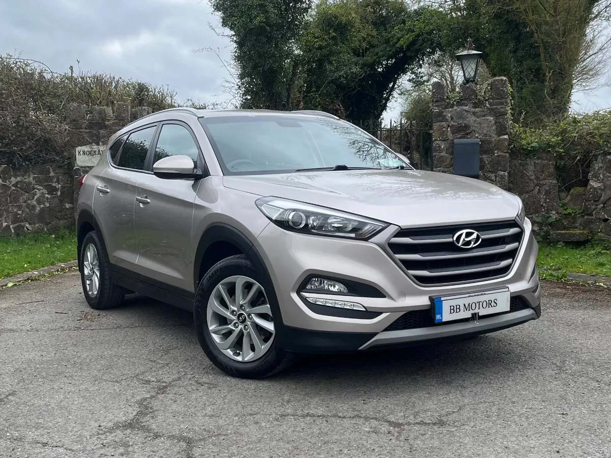 Hyundai Tucson 1.7 D Executive SE - Image 2