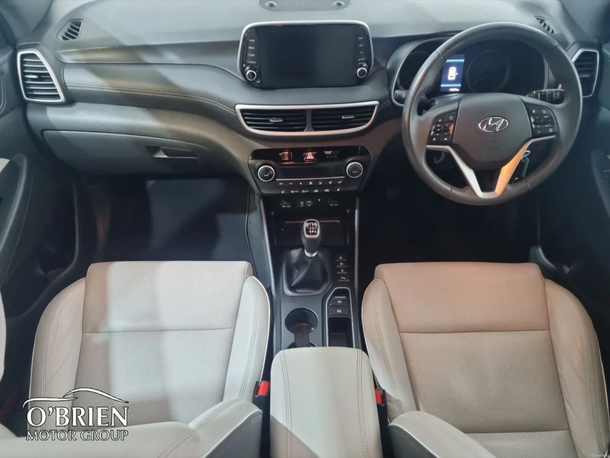Hyundai Tucson 2WD Executive Plus - Image 2