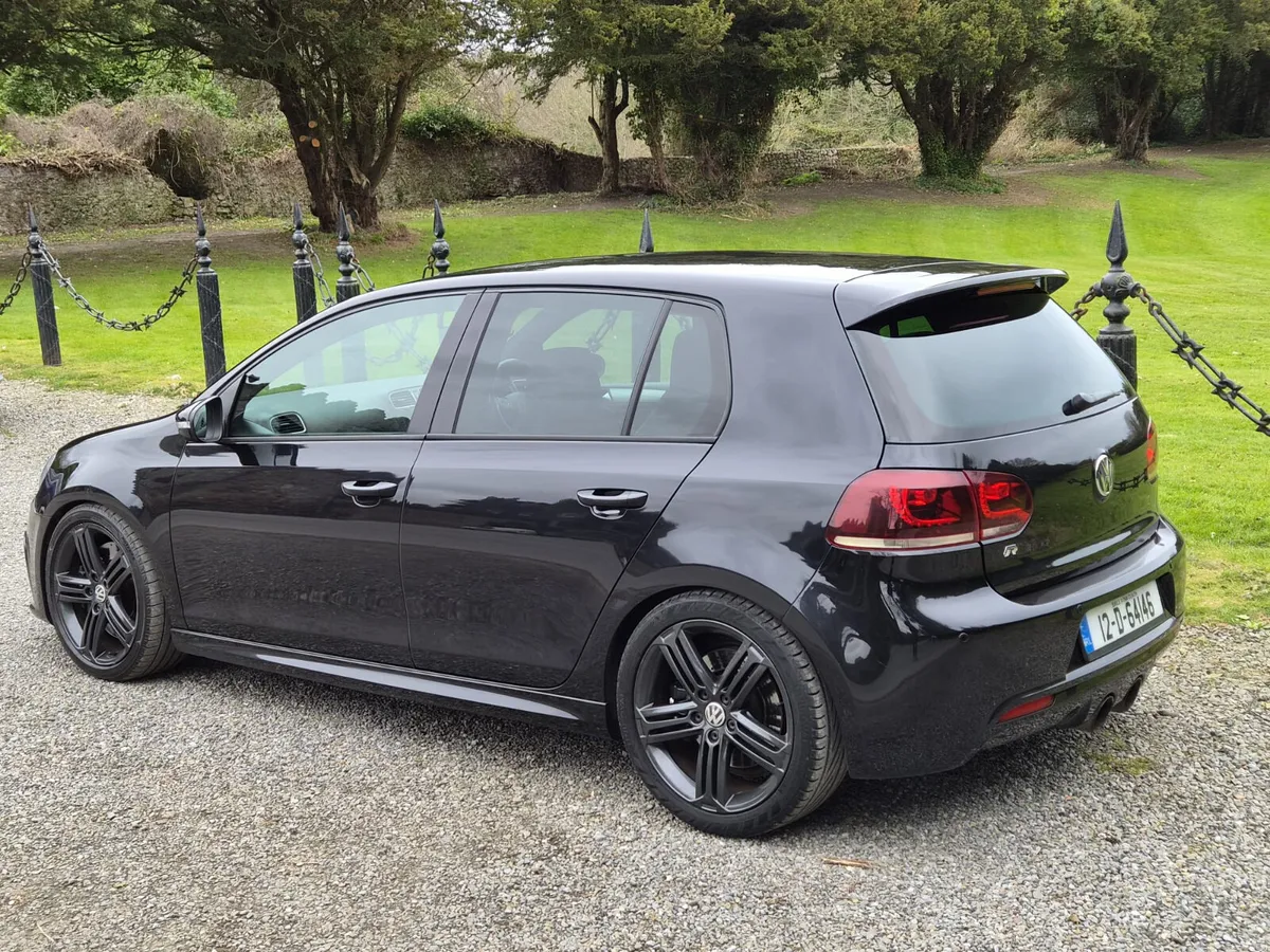 2012 Volkswagen Golf R - Image 2