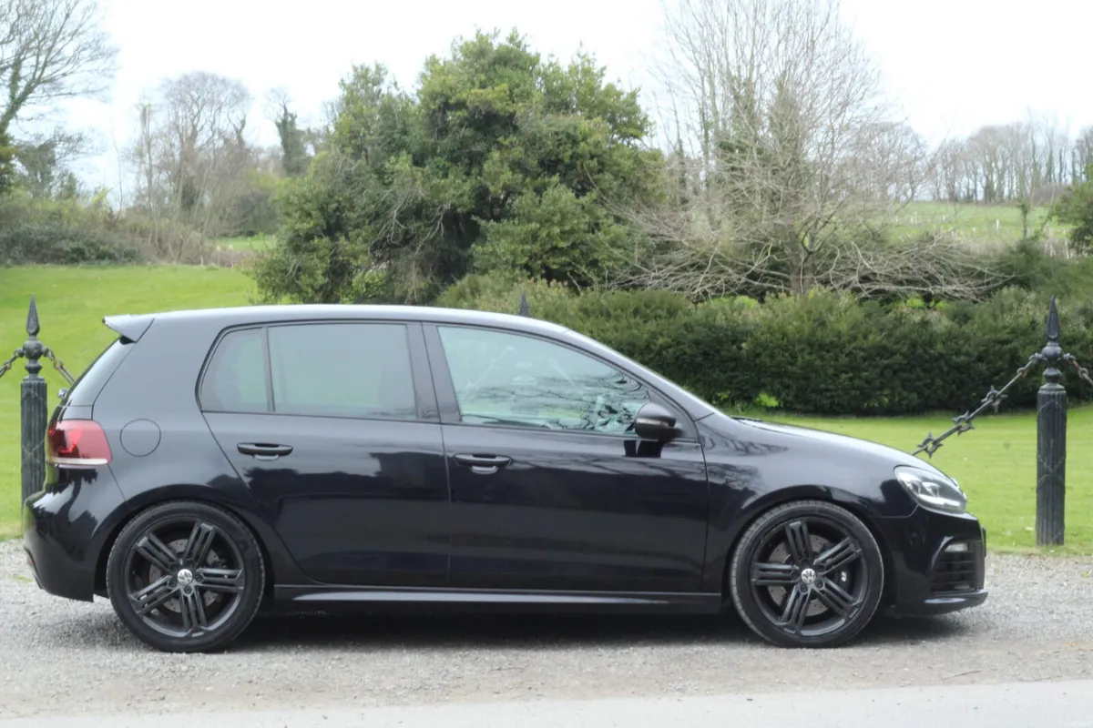 2012 Volkswagen Golf R - Image 3