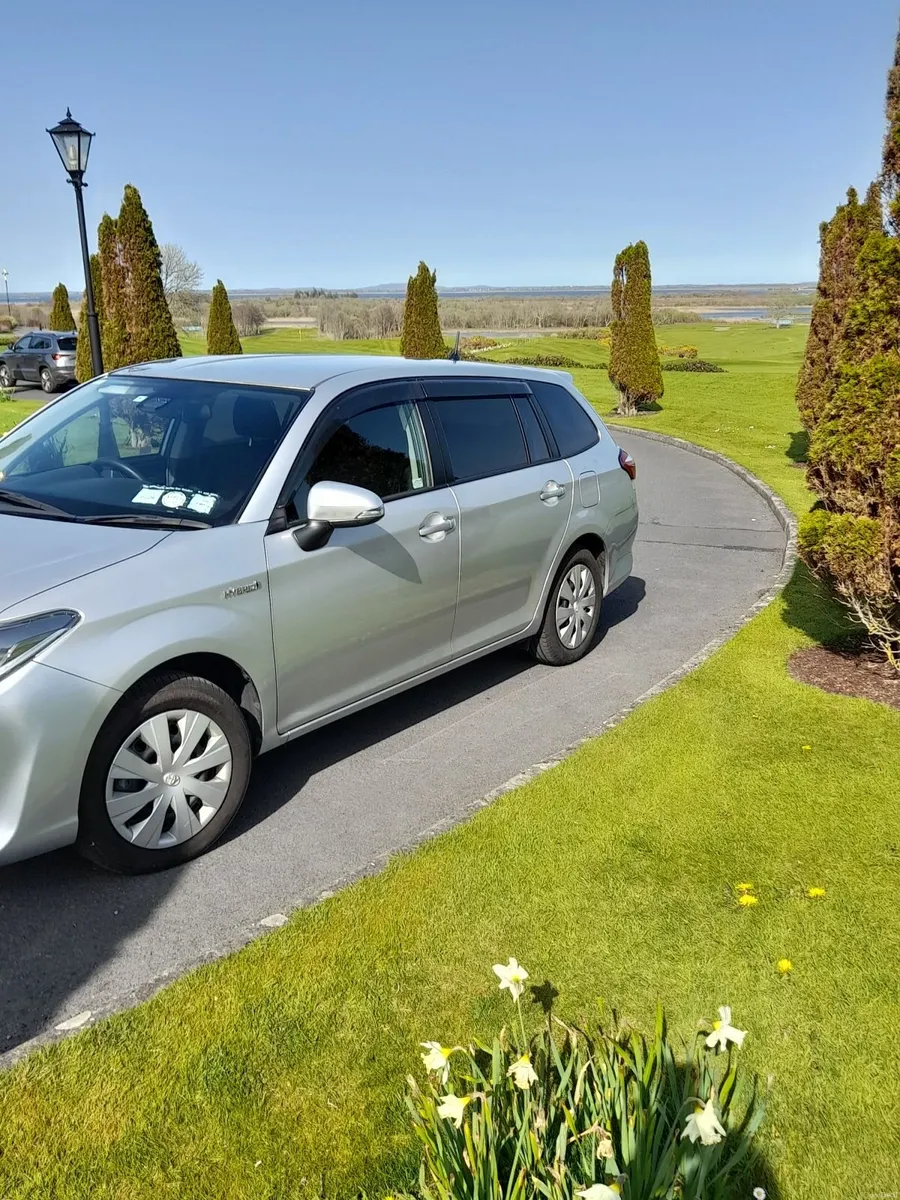 Toyota Corolla 2017 - Image 2