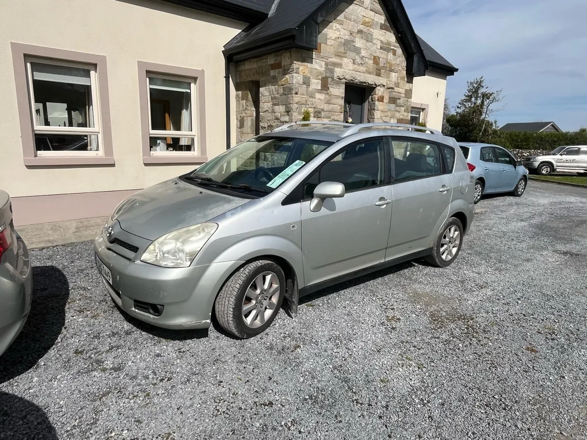 Toyota Corolla verso 12 months nct - Image 1