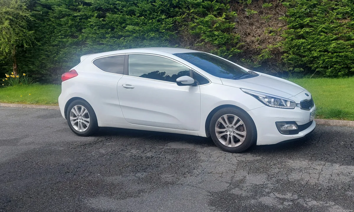Kia Ceed 2015 - Image 1