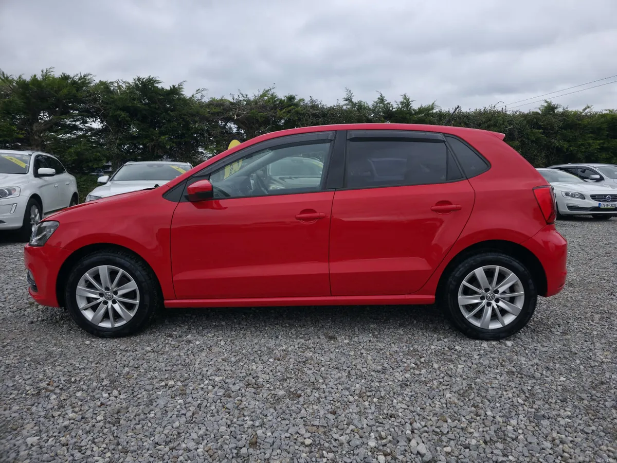 2017 Volkswagen Polo - Image 2