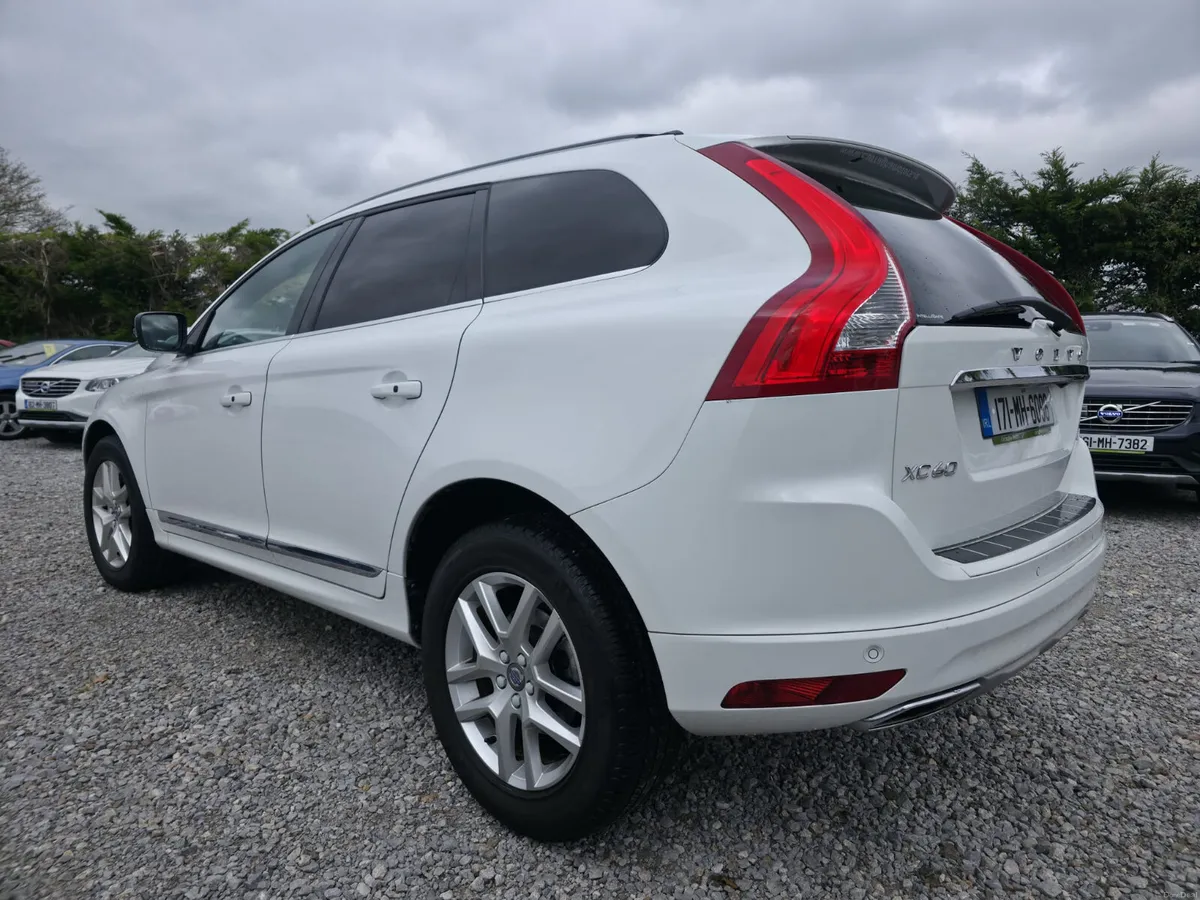 2017 Volvo XC60 - Image 3