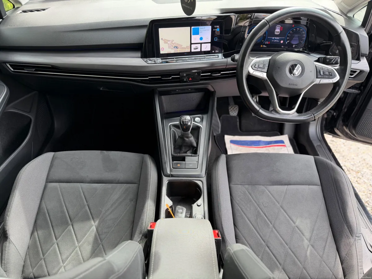 Volkswagen Golf Style - Image 6