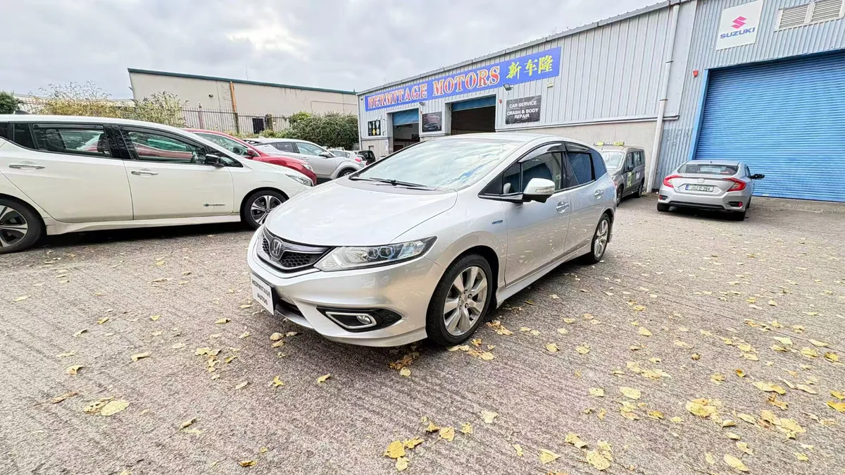 Honda Jade1.5 Hybrid Auto 6 SEATER 2015 - Image 3