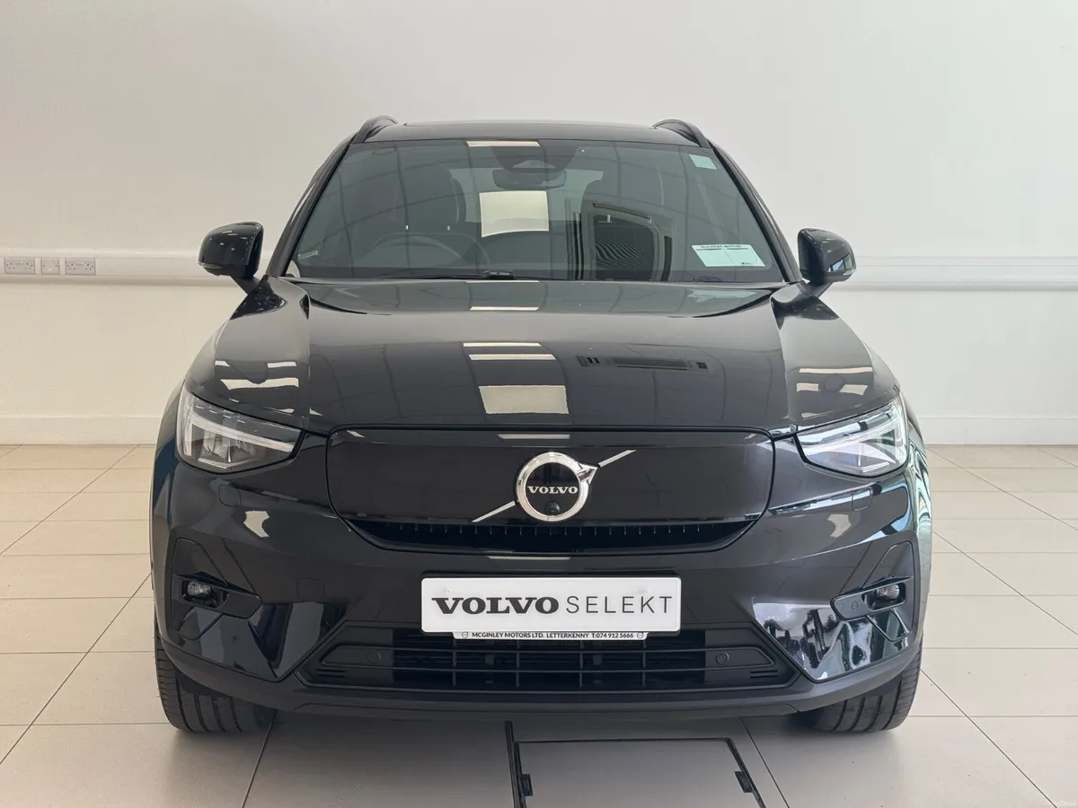 Volvo XC40 2023 - Image 2